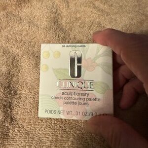 Clinique Sculptionary cheek contouring palette, defining nudes 04